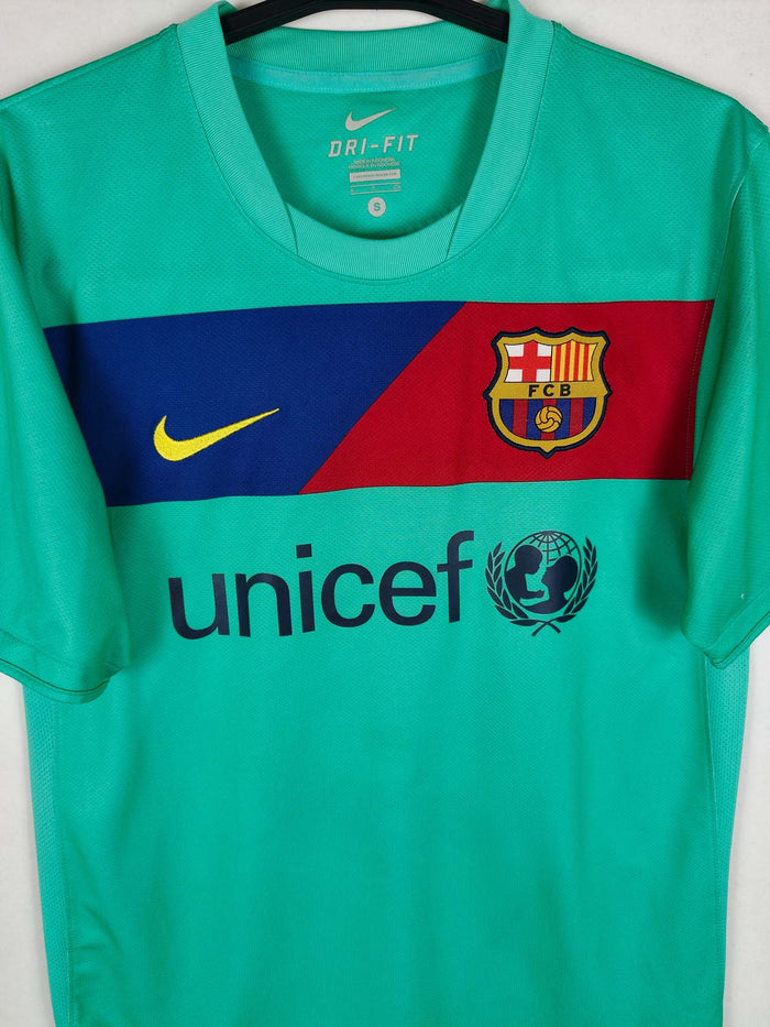 2010-11 Barcelona Away Shirt Messi #10 - detailed view