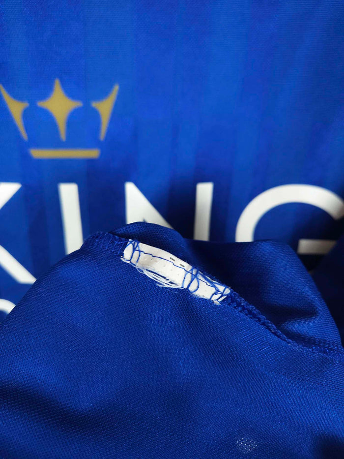 2016-17 Leicester City Home Shirt Vardy #9 - detailed view