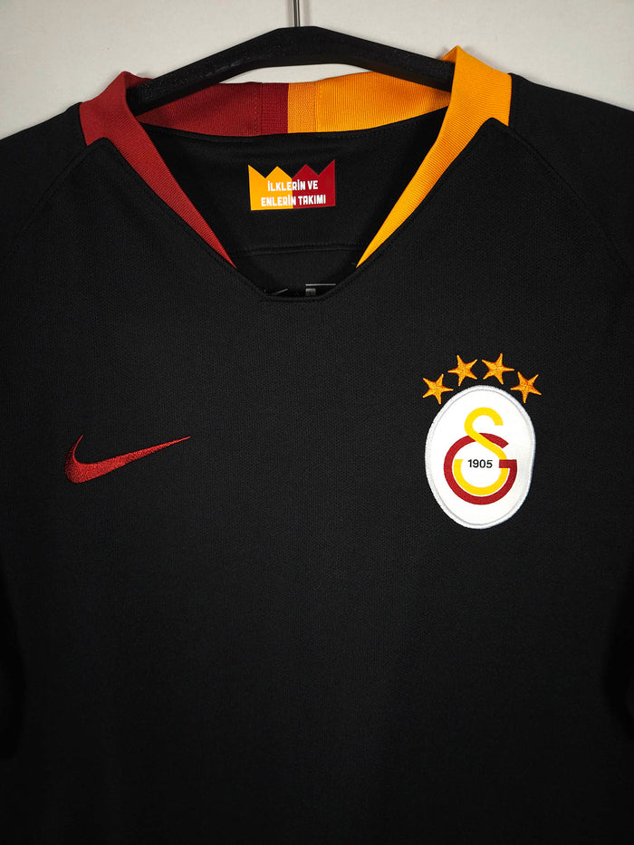 2018-19 Galatasaray Away Shirt - detailed view