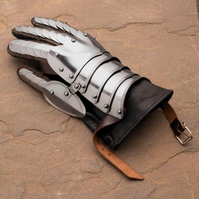 Avenger Scale Gauntlets