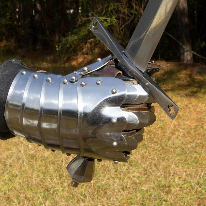 Avenger Scale Gauntlets