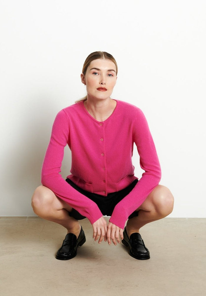LILLY 4 Cardigan col rond en cachemire cintré rose indien