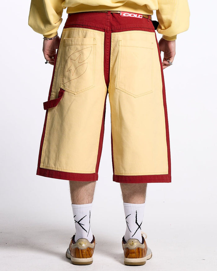 CARPENTER PANELS SHORTS BURGUNDY AND VANILLE - burgundy and cream carpenter shorts, back view on male model - Cold Culture #man