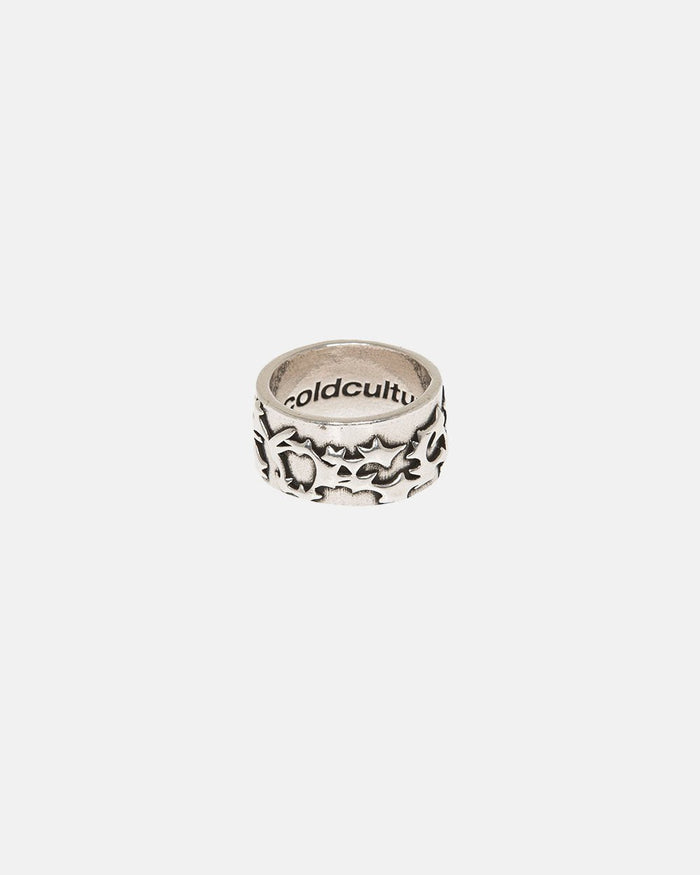 HEAVENLY RING - silver star patterned ring, detail close-up - Cold Culture