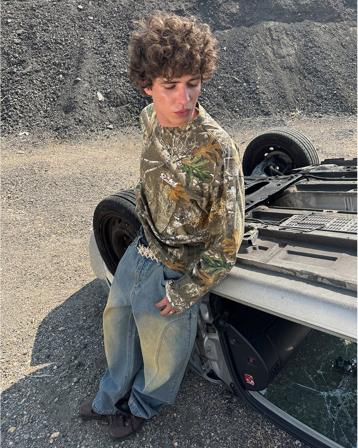 LONGSLEEVE REALTREE EDGE - brown camo longsleeve tee, street style shot - Cold Culture