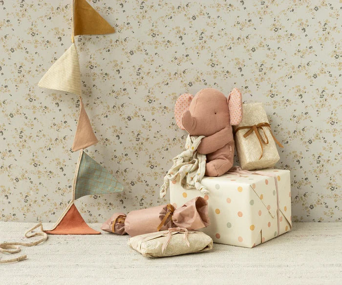 Lullaby friends, Elephant Rose