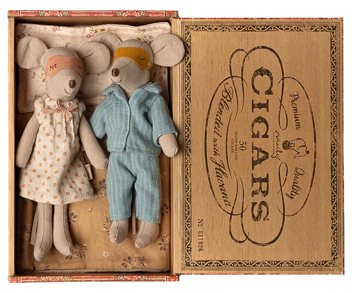 Mum and Dad in Cigar Box