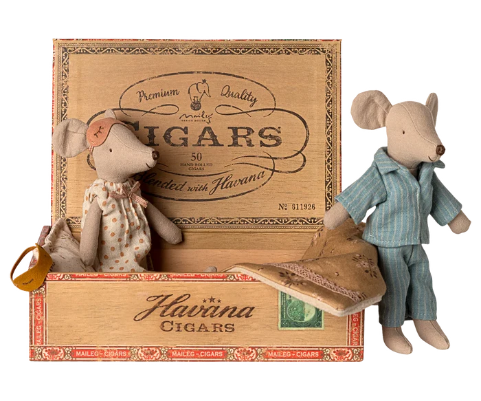 Mum and Dad in Cigar Box