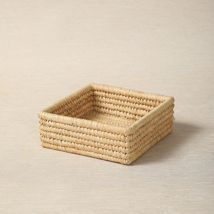 Natural raffia square catchall trays