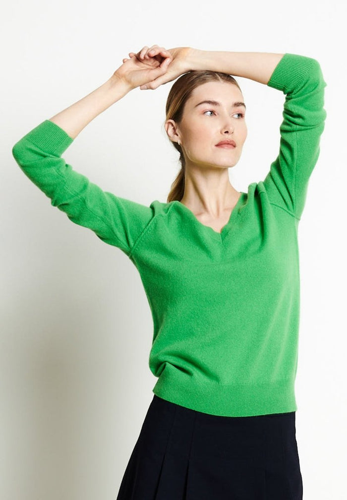 LILLY 6 Pull col V en cachemire ample vert pomme