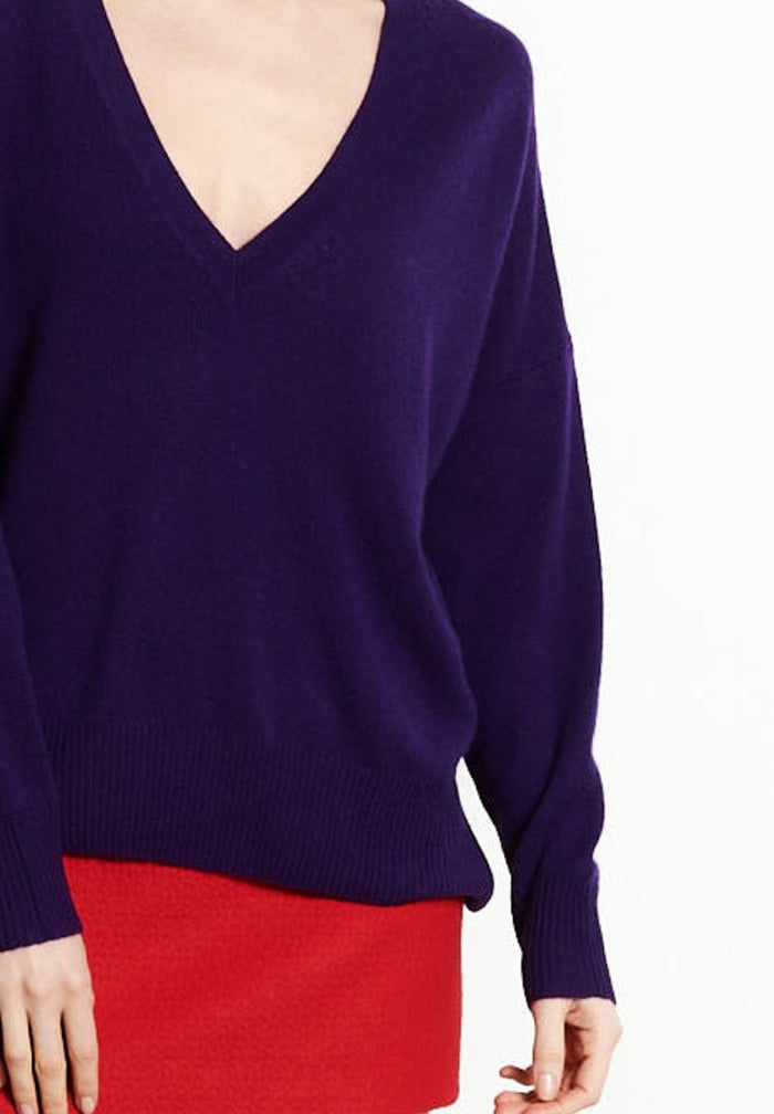 RIA 3 Pull col V profond oversize en cachemire violet