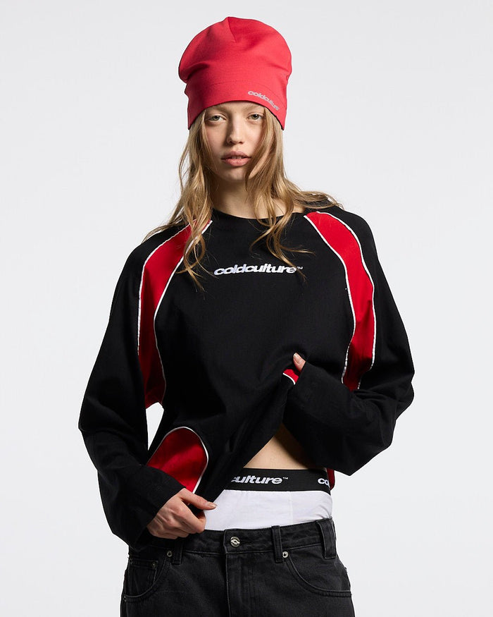 SLIDER LONGSLEEVE TEE BLACK & RED - black and red panelled longsleeve tee, front view on female model - Cold Culture #woman