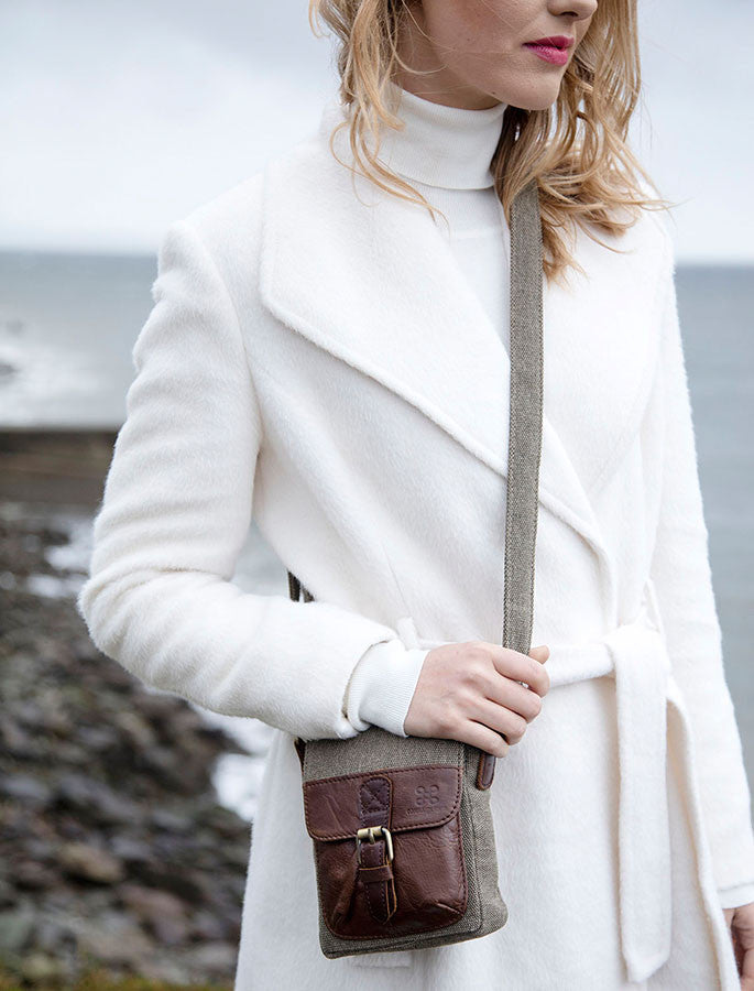 Small Traditional Tweed & Leather Flight Bag