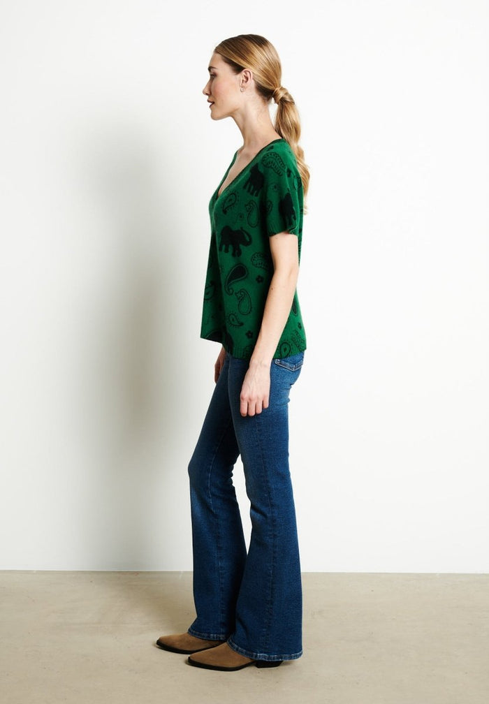 RIA 6 T-shirt col V en cachemire imprimé éléphant vert émeraude