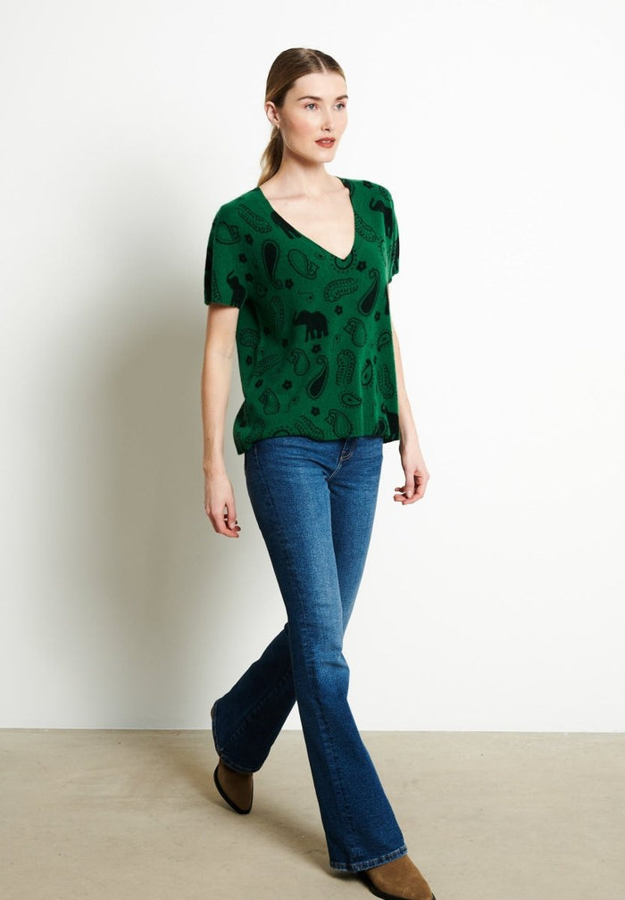 RIA 6 T-shirt col V en cachemire imprimé éléphant vert émeraude
