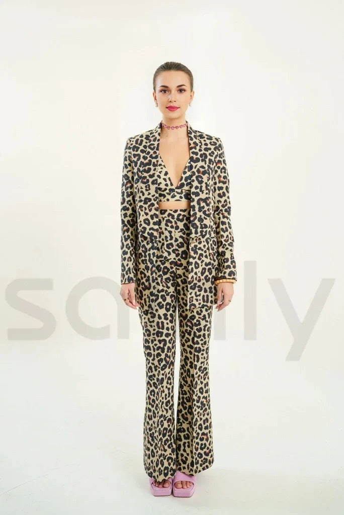 Trendy women leopard print two piece set for casual wear