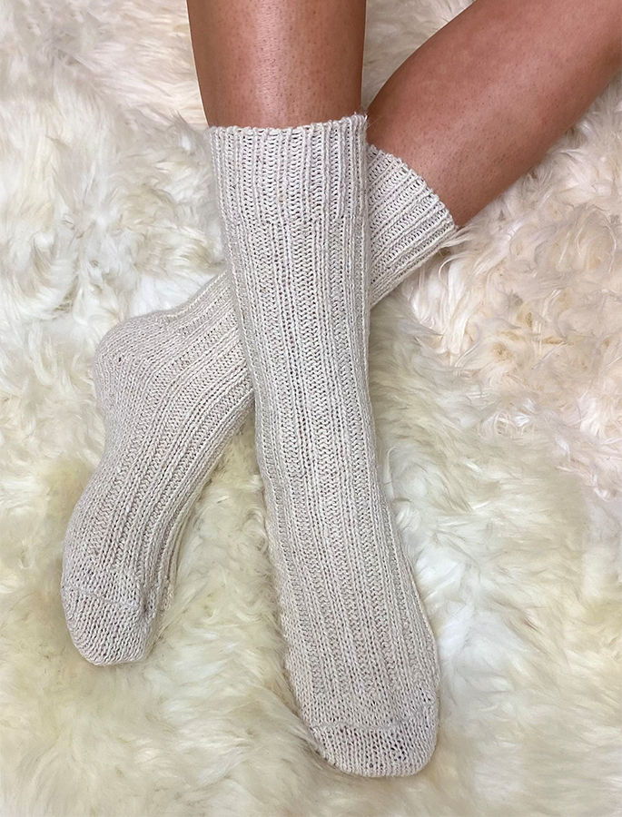Natural White / 4-7 (US 5-8) (EU 37-41)
